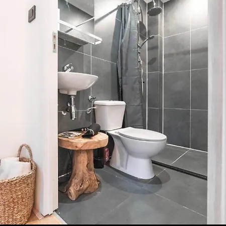 Apartment Amazing Beb 2 Min From Station *